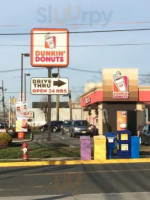 Baskin-robbins outside