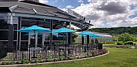 Benchmark Restaurant at Niagara College outside