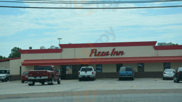 Pizza Inn outside