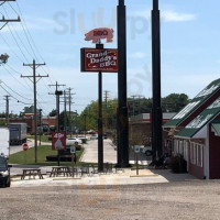 Granddaddy's Bbq outside