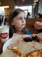 Mod Pizza food