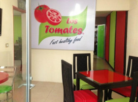 Los Tomates inside