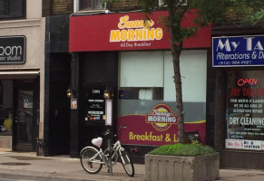 Sunny Morning Breakfast & Lunch outside