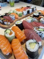 Sim Sushi food