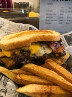 Old Dominion Doggery Burger Shoppe food