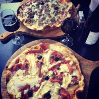 Pizzeria Del Mano food