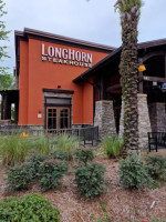 Longhorn Steakhouse outside