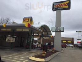 Sonic Drive-in outside