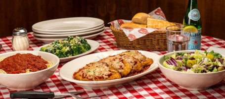 Buca Di Beppo Reading food