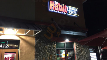 The Habit Burger Grill outside