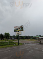 Rhinelander Family outside