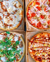 Blaze Pizza food