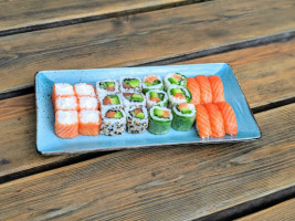 Mimo Sushi food