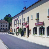 Hostellerie des Marronniers outside