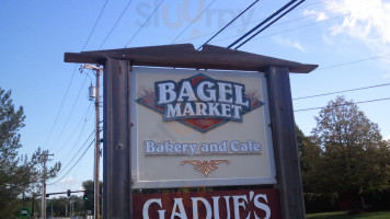 Bagel Market outside