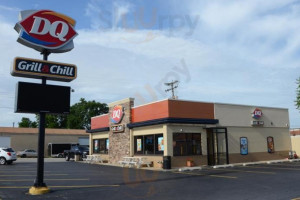 Dairy Queen Grill Chill outside