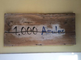 1000 Azules inside