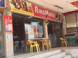 Panaderia y Restaurante Riko Mana inside