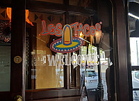 Los Tacos outside