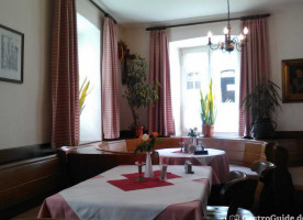 Gasthaus St. Johann inside