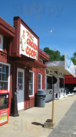 Dr Doolittle's Roadside Cafe Creamery outside