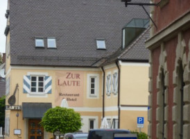 Zur Laute outside