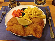 Brunnentor-Schnitzelbaron food