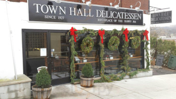 Town Hall Delicatessen outside