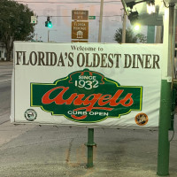 Angel's Dining Car outside