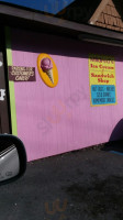 Mildred`s Parkway Ice Cream Shoppe outside