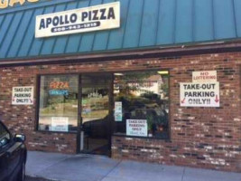 Apollo Pizza outside