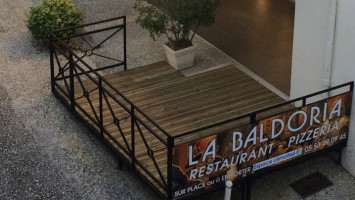 La Baldoria outside