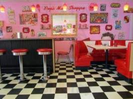 Pop's Malt Shoppe inside