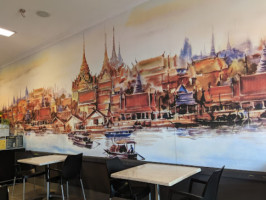 Lalin Thai Kitchen inside