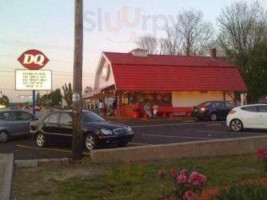 Dairy Queen outside