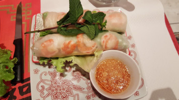 Le Thu Hong food