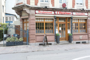 L'Escalope outside