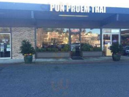 Pon Proem Thai outside