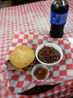 Well's Hog Wild Bbq food