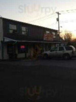 Clarence Delicatessen outside