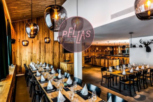 Pellas, Hotel food