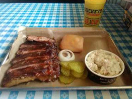 Dickey's Barbecue Pit food