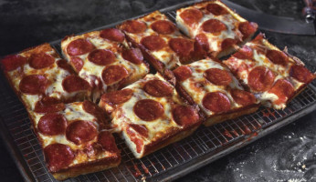 Jet's Pizza food