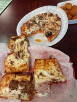 3-d's Pizzeria food