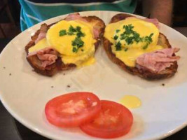 La Madeleine French Bakery food