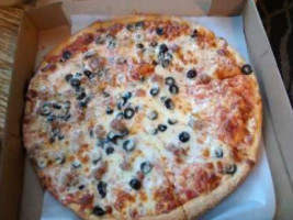 Leons Pizza food