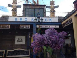 Bbq Shack inside