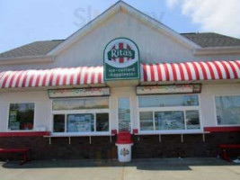 Rita's outside