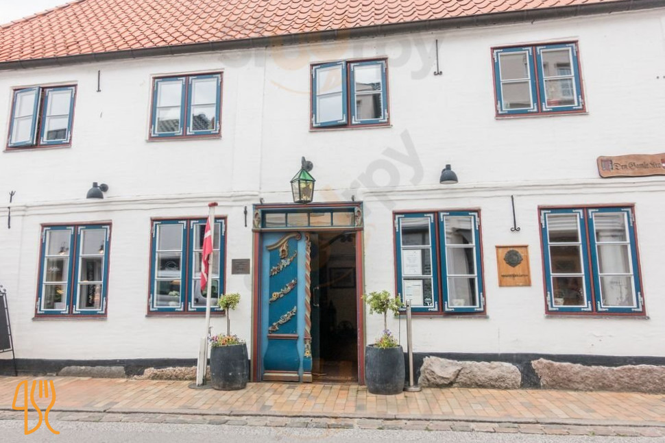 Den Gamle Kro Udenfor