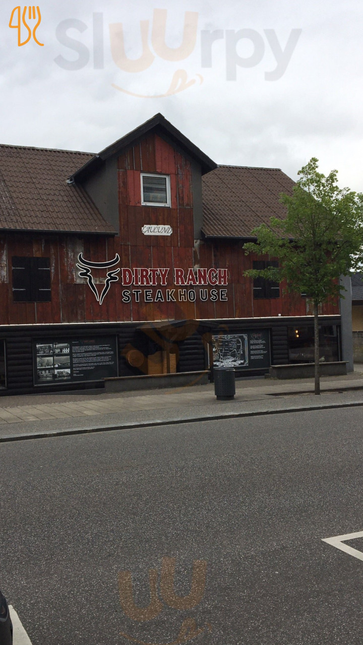 Dirty Ranch Steakhouse Udenfor